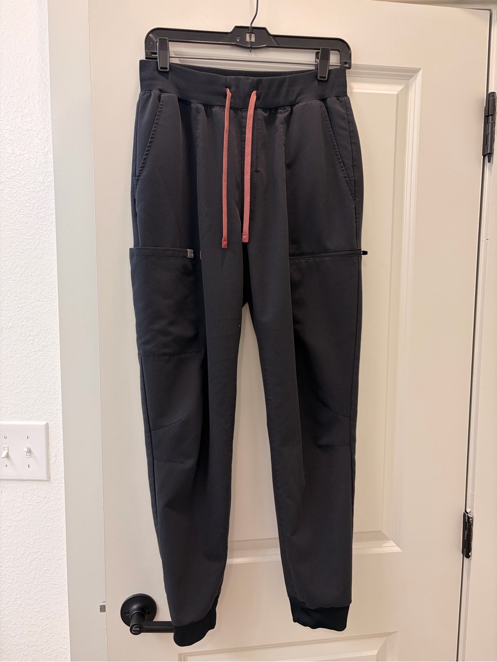 Women’s Fabletics Scrub Jogger Pants